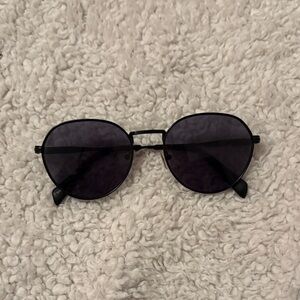 Black Round Sunglasses